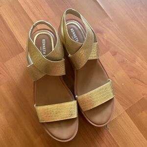 Women sandals